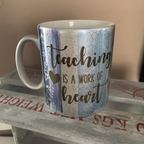 Keramiktasse metallic silber: Teaching is a work of heart
